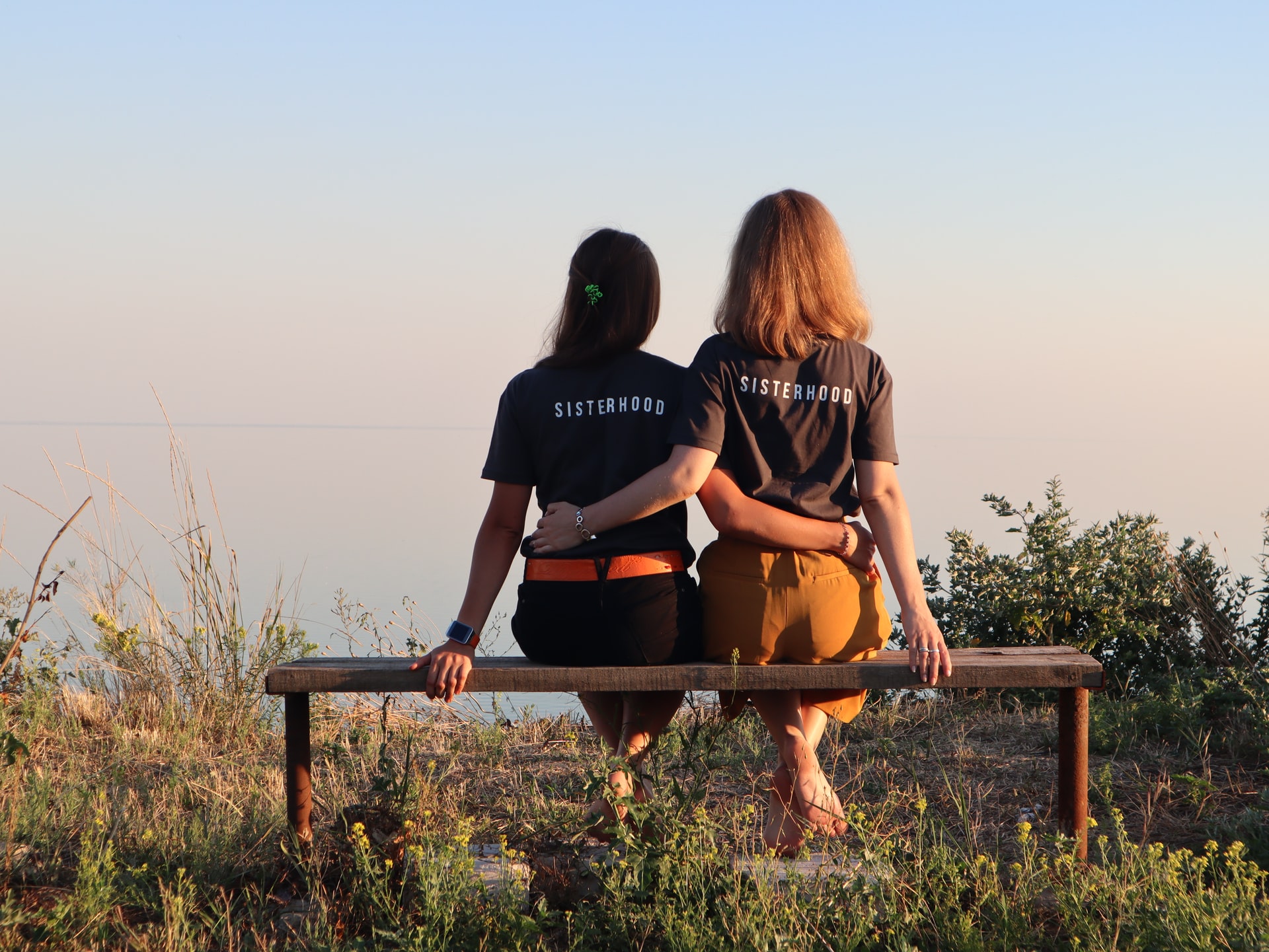august-content-calendar-ideas-hoopr